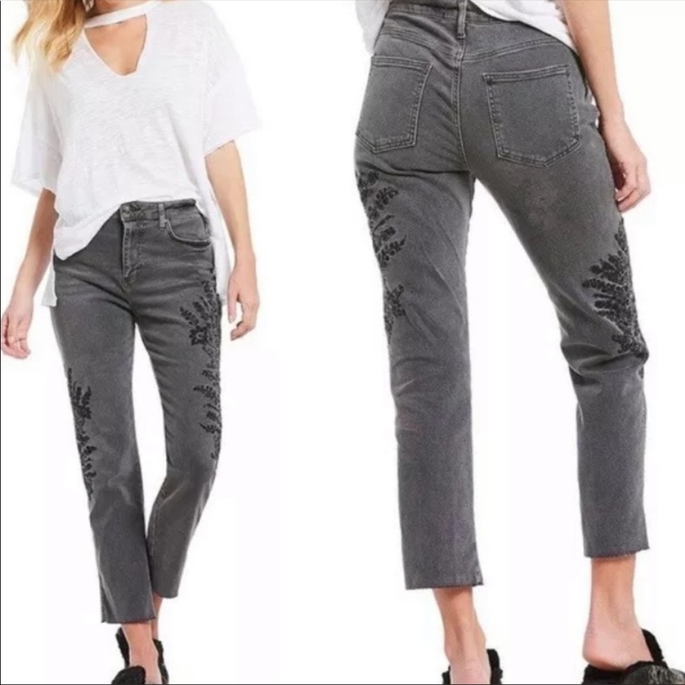 Free People Embroidered Girlfriend Jean size 26